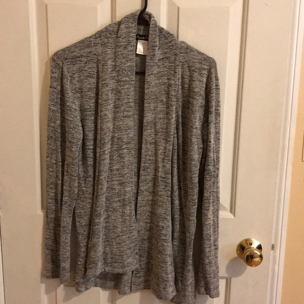 ❄️ 2 for $15 ❄️ Longsleeve cardigan